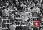 Standbild Joan Baez und Odetta Washington DC USA, 1963, aus Sekunde 17 historischem Filmmaterial Videoclip 65675028219