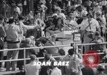 Standbild Joan Baez und Odetta Washington DC USA, 1963, aus Sekunde 20 historischem Filmmaterial Videoclip 65675028219
