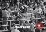 Standbild Joan Baez und Odetta Washington DC USA, 1963, aus Sekunde 21 historischem Filmmaterial Videoclip 65675028219