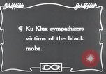 Standbild Ku Klux Klan Eastern United States USA, 1916, aus Sekunde 5 historischem Filmmaterial Videoclip 65675028231