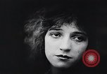 Standbild Elsie Stoneman Eastern United States USA, 1916, aus Sekunde 35 historischem Filmmaterial Videoclip 65675028232