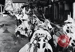 Standbild Ku Klux Klan Eastern United States USA, 1916, aus Sekunde 26 historischem Filmmaterial Videoclip 65675028233