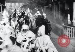 Standbild Ku Klux Klan Eastern United States USA, 1916, aus Sekunde 37 historischem Filmmaterial Videoclip 65675028233