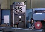 Standbild Techniker United States USA, 1961, aus Sekunde 6 historischem Filmmaterial Videoclip 65675028235