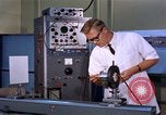 Standbild Techniker United States USA, 1961, aus Sekunde 10 historischem Filmmaterial Videoclip 65675028235