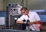 Standbild Techniker United States USA, 1961, aus Sekunde 25 historischem Filmmaterial Videoclip 65675028235