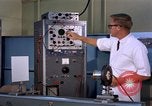 Standbild Techniker United States USA, 1961, aus Sekunde 51 historischem Filmmaterial Videoclip 65675028235