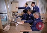 Standbild USAF Offiziere United States USA, 1961, aus Sekunde 7 historischem Filmmaterial Videoclip 65675028244