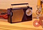 Standbild General Electric Transistor Radio United States USA, 1961, aus Sekunde 12 historischem Filmmaterial Videoclip 65675028247