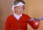 Standbild American Boy United States USA, 1961, aus Sekunde 6 historischem Filmmaterial Videoclip 65675028248