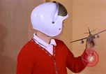 Standbild American Boy United States USA, 1961, aus Sekunde 11 historischem Filmmaterial Videoclip 65675028248