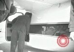 Standbild CIA-Direktor Dulles und Vice President Nixon Arlington Virginia USA, 1955, aus Sekunde 8 historischem Filmmaterial Videoclip 65675028255