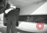 Standbild CIA-Direktor Dulles und Vice President Nixon Arlington Virginia USA, 1955, aus Sekunde 10 historischem Filmmaterial Videoclip 65675028255
