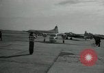 Standbild CIA-Direktor Dulles und Vice President Nixon Arlington Virginia USA, 1955, aus Sekunde 14 historischem Filmmaterial Videoclip 65675028255