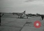 Standbild CIA-Direktor Dulles und Vice President Nixon Arlington Virginia USA, 1955, aus Sekunde 19 historischem Filmmaterial Videoclip 65675028255