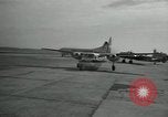 Standbild CIA-Direktor Dulles und Vice President Nixon Arlington Virginia USA, 1955, aus Sekunde 21 historischem Filmmaterial Videoclip 65675028255
