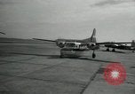 Standbild CIA-Direktor Dulles und Vice President Nixon Arlington Virginia USA, 1955, aus Sekunde 23 historischem Filmmaterial Videoclip 65675028255