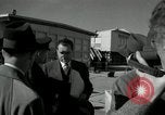 Standbild CIA-Direktor Dulles und Vice President Nixon Arlington Virginia USA, 1955, aus Sekunde 29 historischem Filmmaterial Videoclip 65675028255