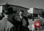 Standbild CIA-Direktor Dulles und Vice President Nixon Arlington Virginia USA, 1955, aus Sekunde 31 historischem Filmmaterial Videoclip 65675028255