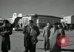 Standbild CIA-Direktor Dulles und Vice President Nixon Arlington Virginia USA, 1955, aus Sekunde 34 historischem Filmmaterial Videoclip 65675028255