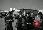 Standbild CIA-Direktor Dulles und Vice President Nixon Arlington Virginia USA, 1955, aus Sekunde 36 historischem Filmmaterial Videoclip 65675028255