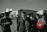 Standbild CIA-Direktor Dulles und Vice President Nixon Arlington Virginia USA, 1955, aus Sekunde 37 historischem Filmmaterial Videoclip 65675028255