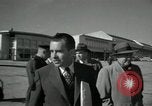 Standbild CIA-Direktor Dulles und Vice President Nixon Arlington Virginia USA, 1955, aus Sekunde 39 historischem Filmmaterial Videoclip 65675028255