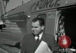 Standbild CIA-Direktor Dulles und Vice President Nixon Arlington Virginia USA, 1955, aus Sekunde 40 historischem Filmmaterial Videoclip 65675028255