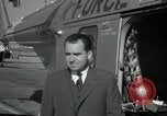 Standbild CIA-Direktor Dulles und Vice President Nixon Arlington Virginia USA, 1955, aus Sekunde 44 historischem Filmmaterial Videoclip 65675028255