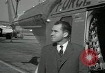 Standbild CIA-Direktor Dulles und Vice President Nixon Arlington Virginia USA, 1955, aus Sekunde 47 historischem Filmmaterial Videoclip 65675028255