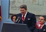Standbild Ronald Reagan Berlin Deutschland, 1987, aus Sekunde 44 historischem Filmmaterial Videoclip 65675028309
