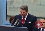 Standbild Ronald Reagan Berlin Deutschland, 1987, aus Sekunde 52 historischem Filmmaterial Videoclip 65675028309