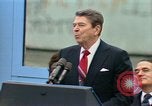Standbild Ronald Reagan Tear Down This Wall Berlin Deutschland, 1987, aus Sekunde 18 historischem Filmmaterial Videoclip 65675028311
