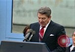 Standbild Ronald Reagan Tear Down This Wall Berlin Deutschland, 1987, aus Sekunde 26 historischem Filmmaterial Videoclip 65675028311
