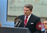 Standbild Ronald Reagan Tear Down This Wall Berlin Deutschland, 1987, aus Sekunde 56 historischem Filmmaterial Videoclip 65675028311