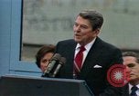 Image Ronald Reagan parlant Berlin Allemagne, 1987, de la seconde 1 séquences d'archives historiques vidéo 65675028313
