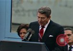 Image Ronald Reagan parlant Berlin Allemagne, 1987, de la seconde 10 séquences d'archives historiques vidéo 65675028313