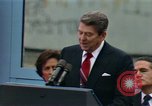 Image Ronald Reagan parlant Berlin Allemagne, 1987, de la seconde 20 séquences d'archives historiques vidéo 65675028313