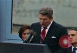 Image Ronald Reagan parlant Berlin Allemagne, 1987, de la seconde 21 séquences d'archives historiques vidéo 65675028313