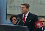 Image Ronald Reagan parlant Berlin Allemagne, 1987, de la seconde 25 séquences d'archives historiques vidéo 65675028313