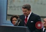 Image Ronald Reagan parlant Berlin Allemagne, 1987, de la seconde 27 séquences d'archives historiques vidéo 65675028313