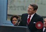 Image Ronald Reagan parlant Berlin Allemagne, 1987, de la seconde 29 séquences d'archives historiques vidéo 65675028313
