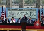 Image Ronald Reagan parlant Berlin Allemagne, 1987, de la seconde 49 séquences d'archives historiques vidéo 65675028313