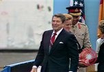 Image Ronald Reagan Berlin Allemagne, 1987, de la seconde 59 séquences d'archives historiques vidéo 65675028315
