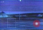 Standbild Desert Storm Bombardierung Kuwait, 1991, aus Sekunde 1 historischem Filmmaterial Videoclip 65675028318