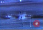 Standbild Desert Storm Bombardierung Kuwait, 1991, aus Sekunde 10 historischem Filmmaterial Videoclip 65675028318