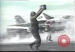 Standbild Desert Storm Bombardierung Kuwait, 1991, aus Sekunde 17 historischem Filmmaterial Videoclip 65675028318