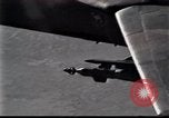 Standbild Desert Storm Bombardierung Kuwait, 1991, aus Sekunde 35 historischem Filmmaterial Videoclip 65675028318