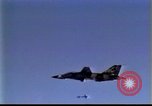 Standbild Desert Storm Bombardierung Kuwait, 1991, aus Sekunde 36 historischem Filmmaterial Videoclip 65675028318