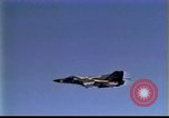 Standbild Desert Storm Bombardierung Kuwait, 1991, aus Sekunde 37 historischem Filmmaterial Videoclip 65675028318